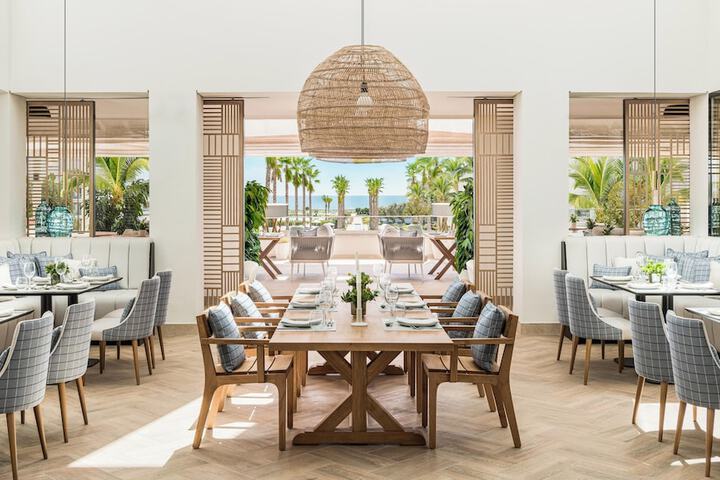 Dining 512 of 578