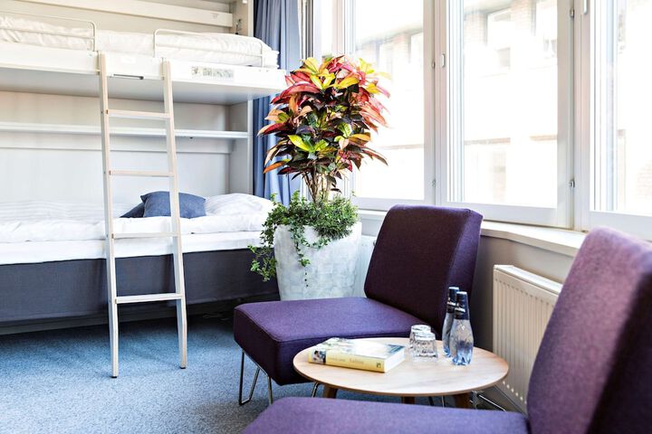 Room 14 of 37