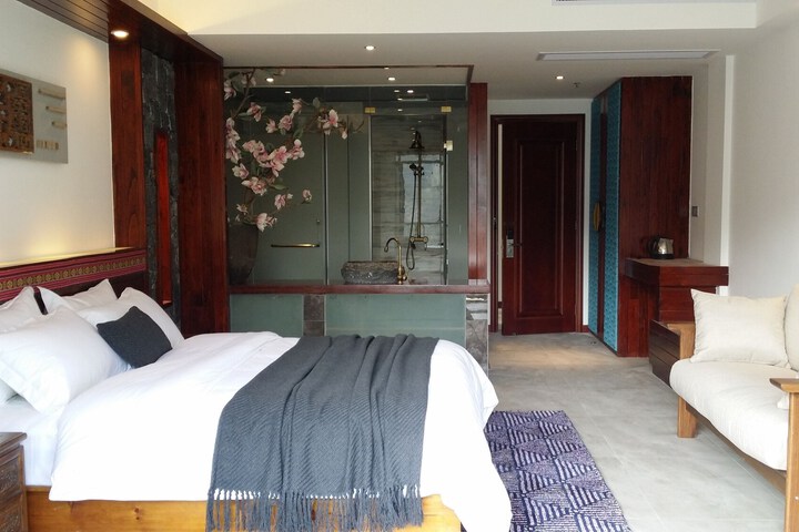 Room 14 of 111