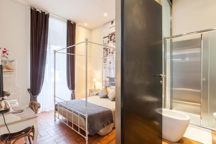 Room 10 of 43