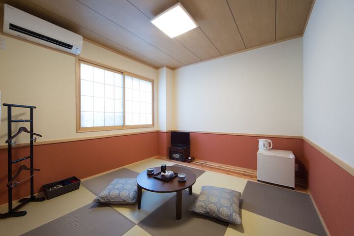 Room 7 of 32