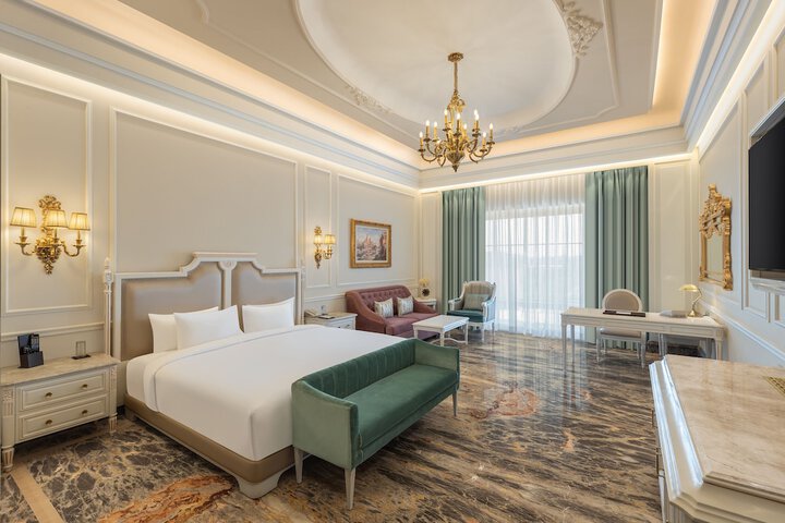 Room 6 of 16