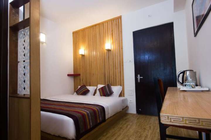 Room 13 of 18