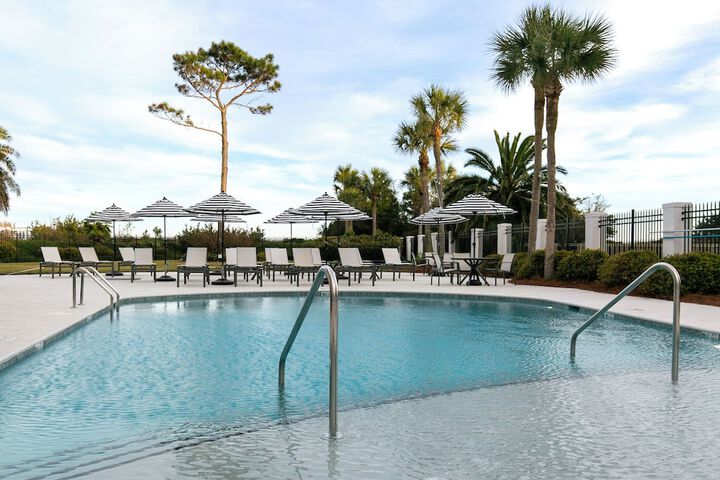 Hotel Pool
