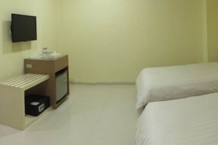 Room 12 of 35