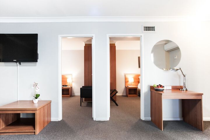 Room 12 of 81
