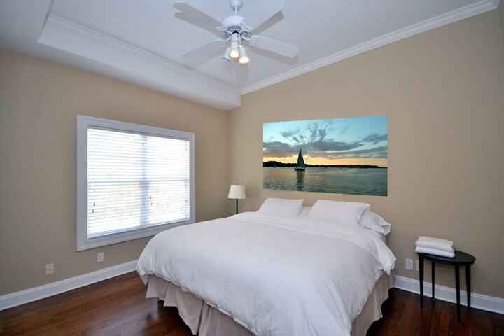 Room 5 of 76