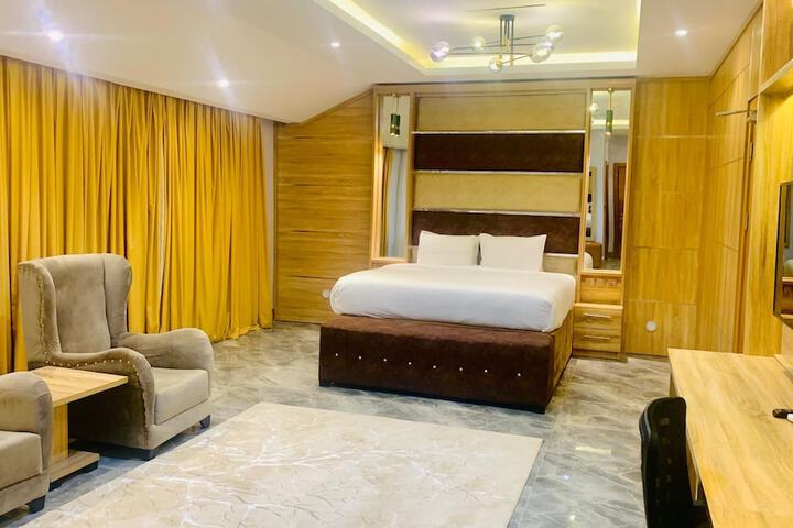 Room 12 of 41