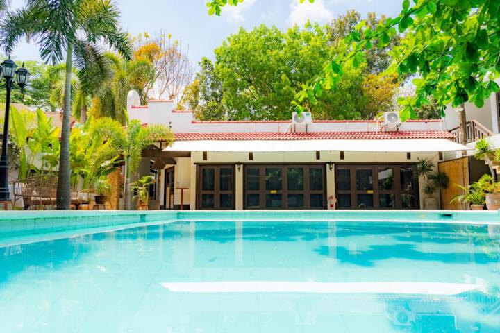 Exterior of Las Palmas de San Jose Leisure Club