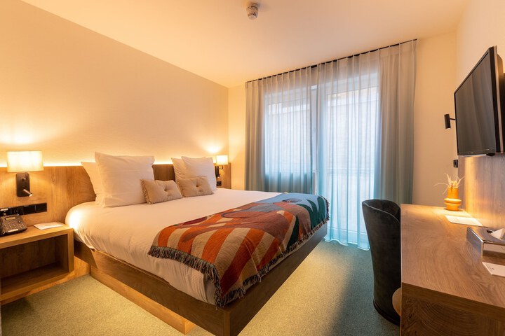 Room 3 of 45