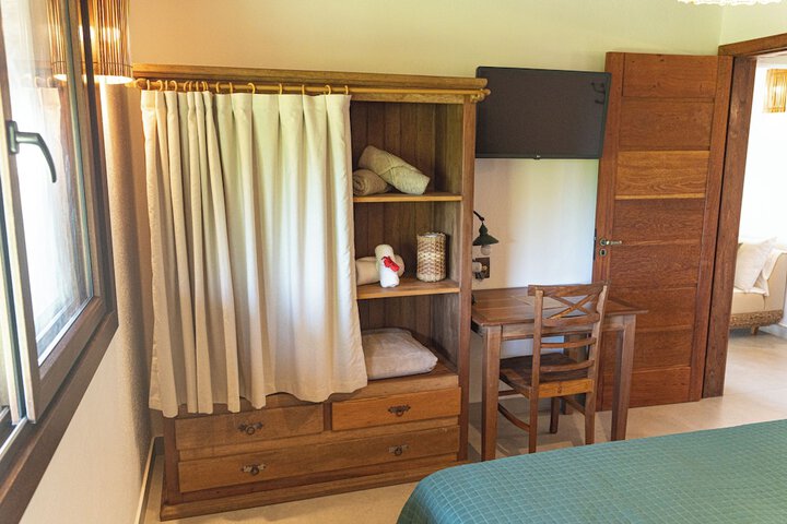 Room 9 of 20