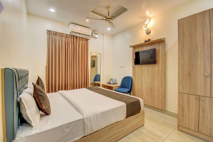 Room 8 of 26