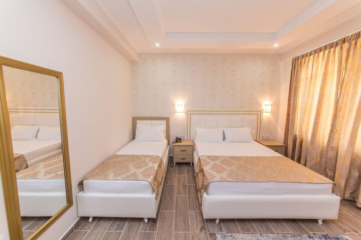 Room 8 of 48