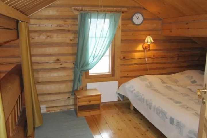 Room 4 of 10
