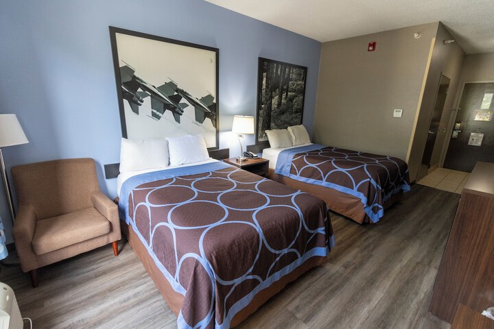 2 Double Beds (2 of 21)
