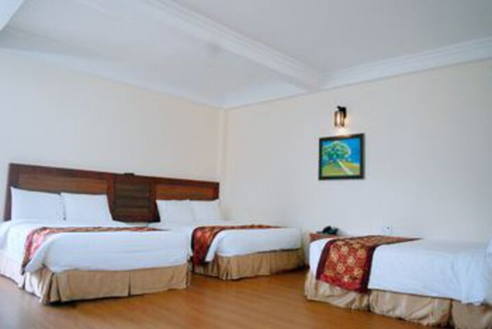 Room 26 of 33