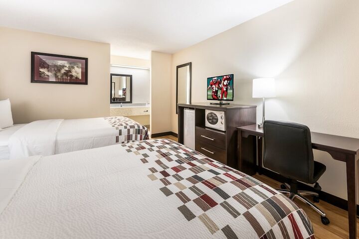 Deluxe Double Bed (6 of 10)