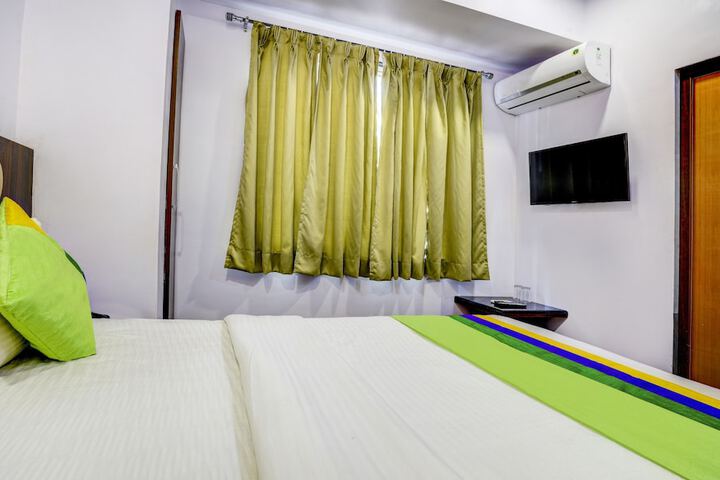 Room 25 of 34