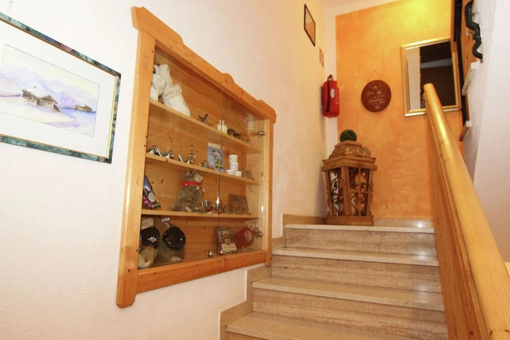 Room 10 of 20