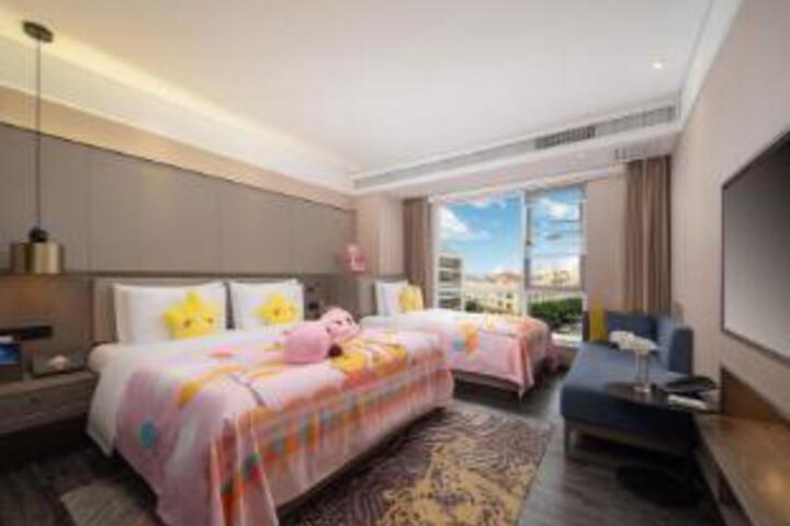 Room 15 of 16