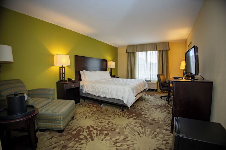 Room 12 of 27