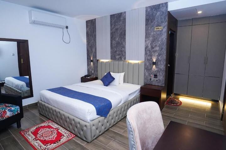 Room 51 of 77