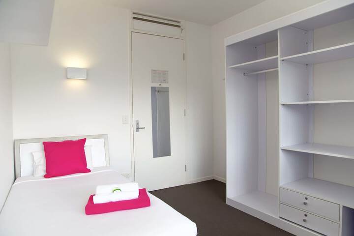Room 4 of 22