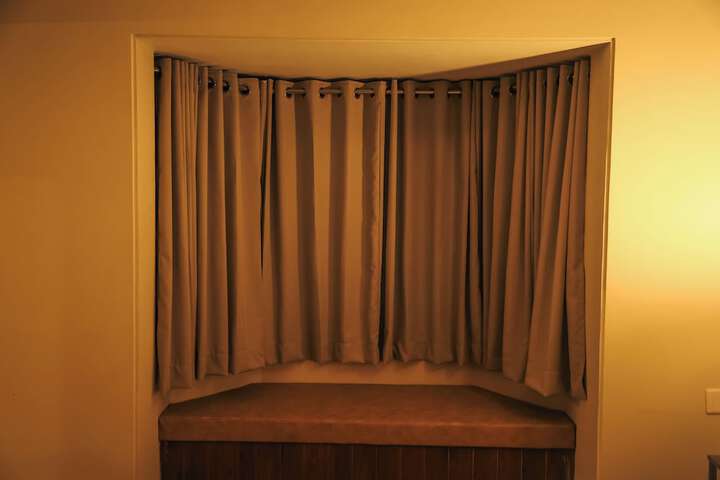 Room 28 of 65