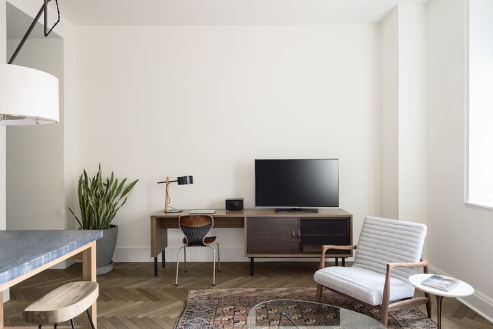 Room 25 of 44