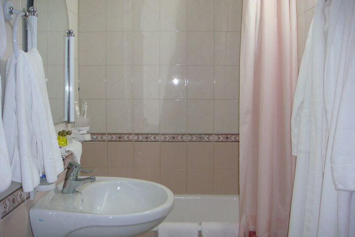 Room 35 of 53