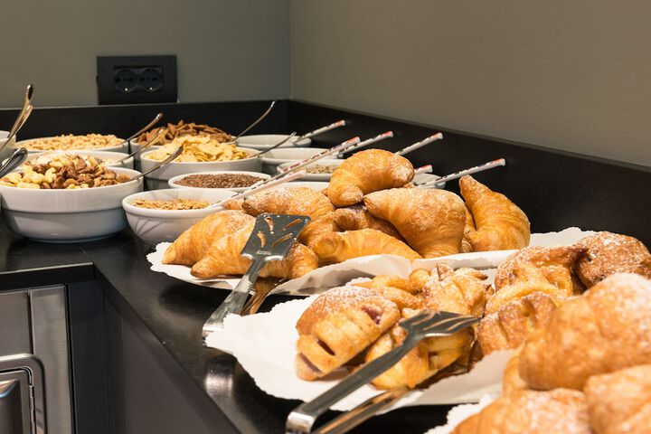 Breakfast/Coffee Service 55 of 87