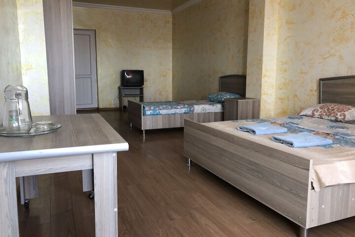 Room 16 of 32