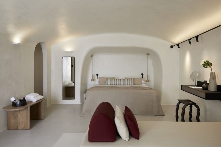 Room 6 of 100