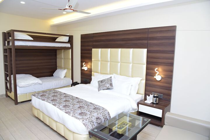 Room 8 of 36