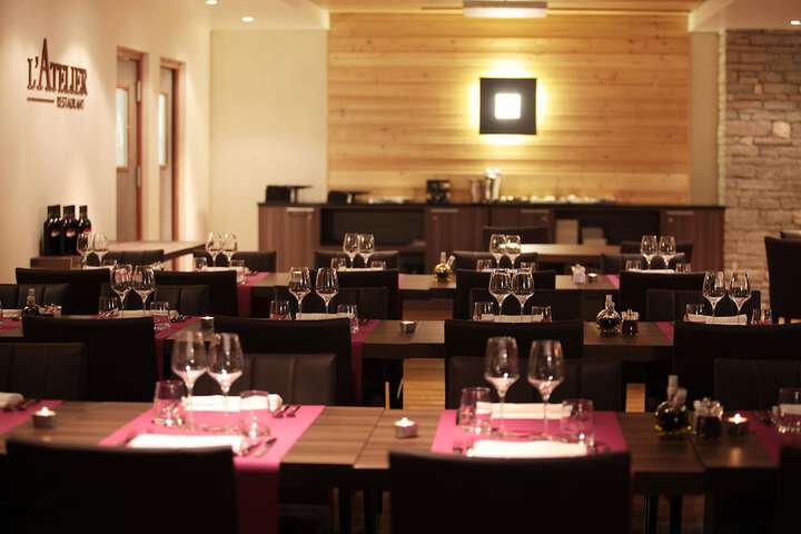 Dining 35 of 59