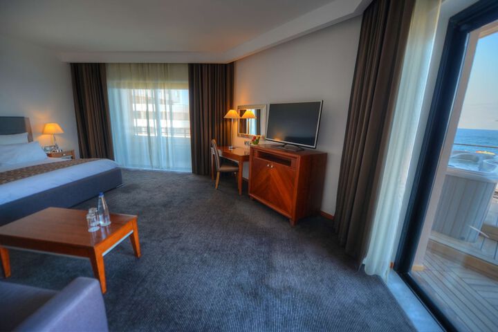 Room 32 of 164