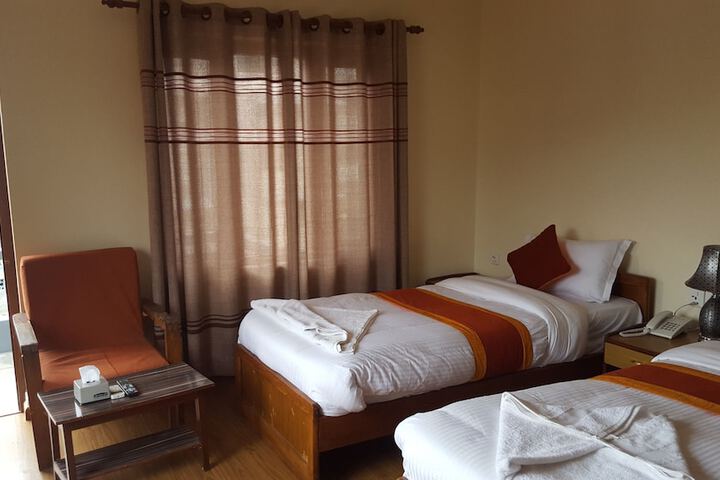 Room 8 of 36