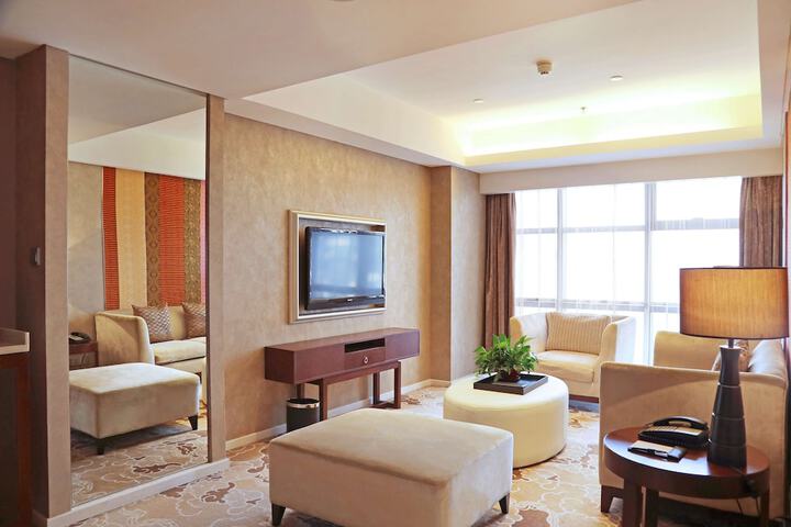 Room 30 of 80