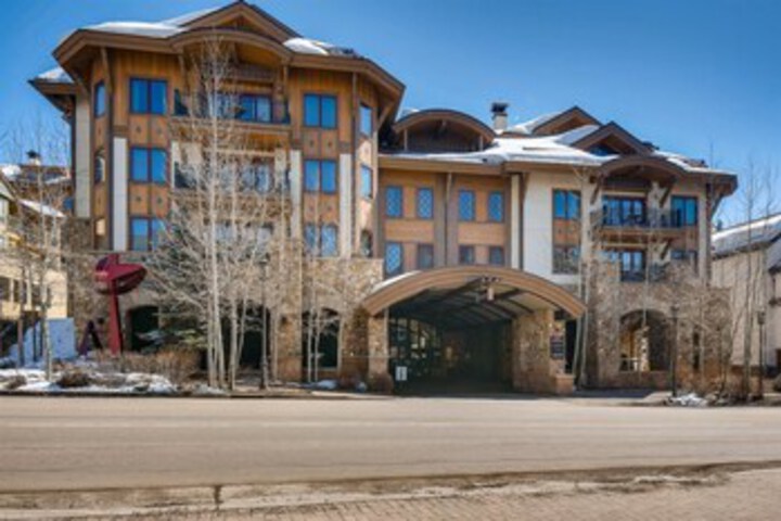 Hotel 8 of 21