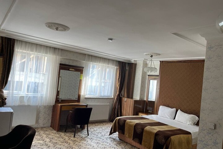 Room 14 of 19