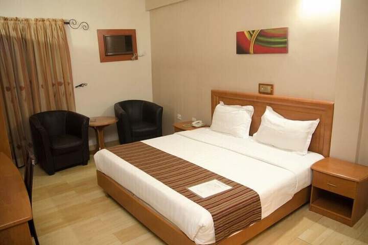 Room 52 of 82