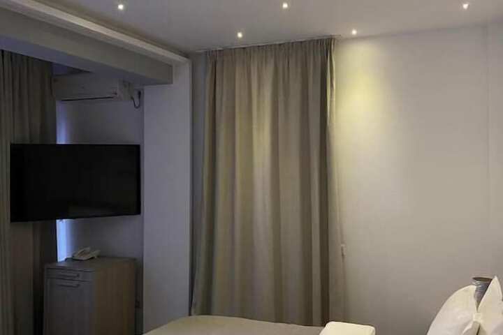 Room 10 of 21