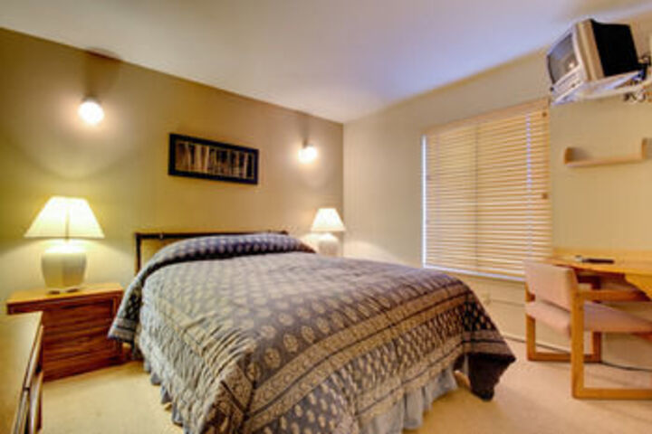 Room 10 of 25