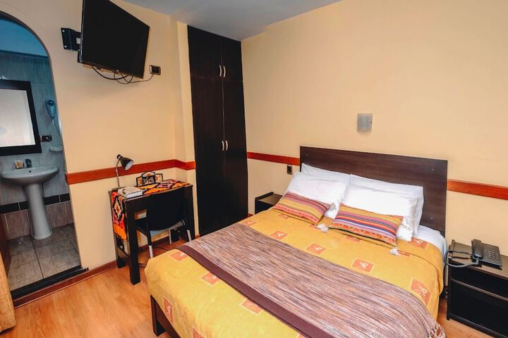 Room 17 of 65