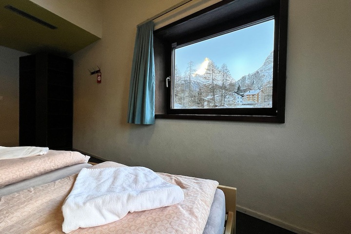 Room 9 of 39