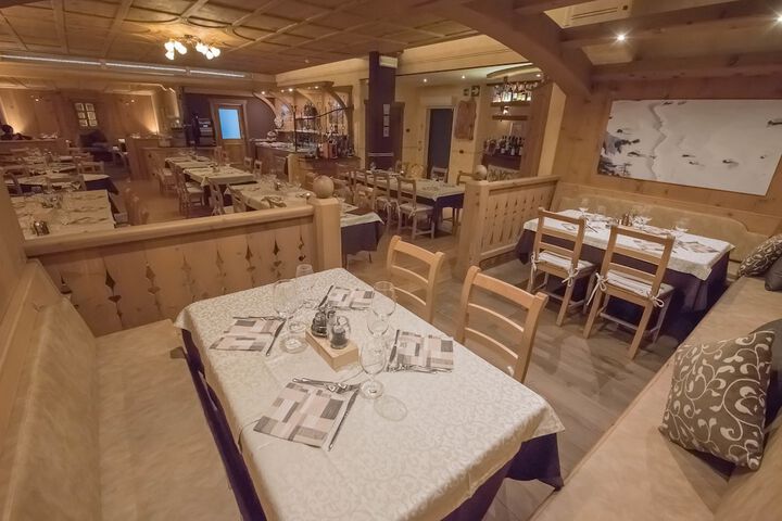Dining 47 of 69
