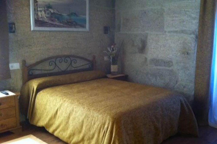 Room 6 of 32