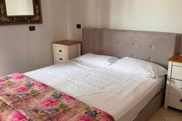 Room 6 of 51