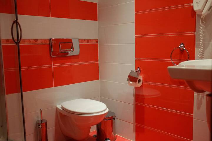 Room 9 of 26