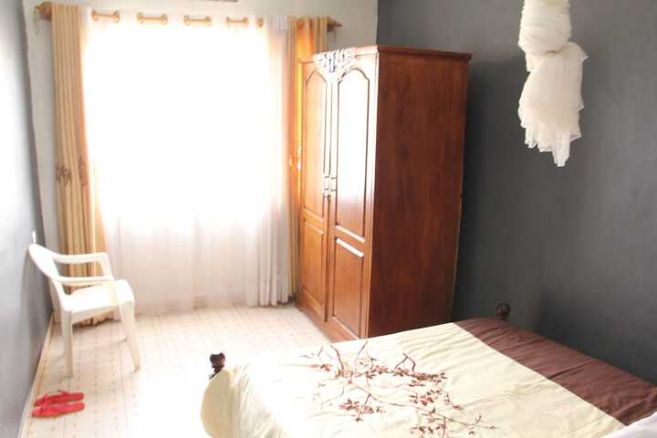 Room 10 of 24